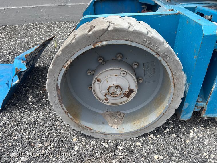 image for item DU6306 2000 Genie Z-30/20N boom lift