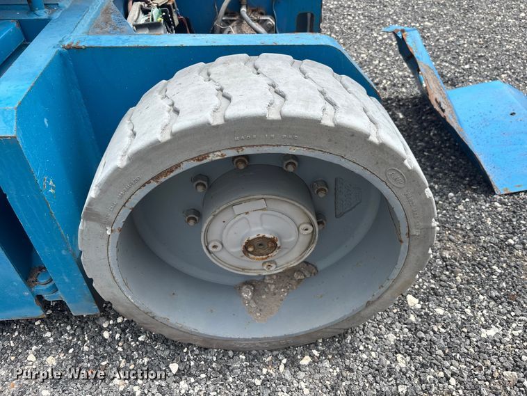 image for item DU6306 2000 Genie Z-30/20N boom lift