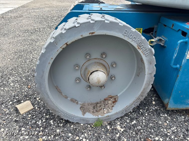 image for item DU6306 2000 Genie Z-30/20N boom lift