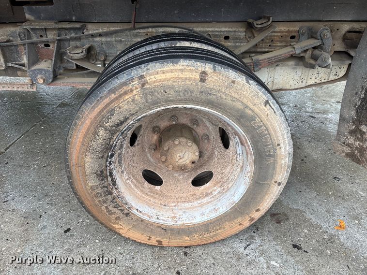 image for item DU6314 2001 Ford F450 Super Duty dump truck