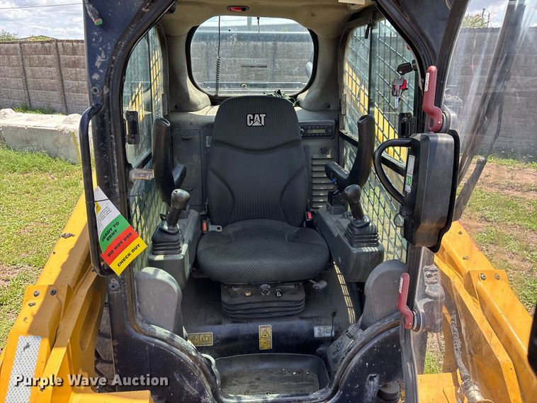 image for item DU6345 2023 Caterpillar 262D3 skid steer loader