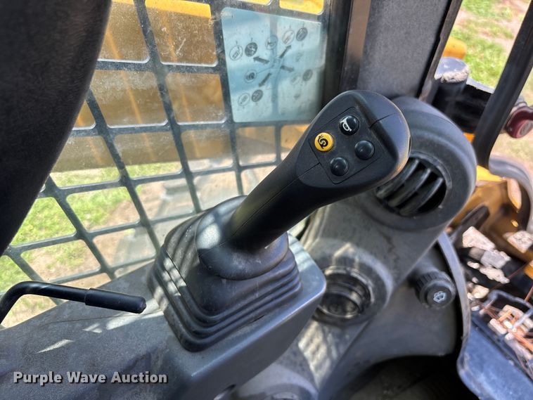 image for item DU6345 2023 Caterpillar 262D3 skid steer loader