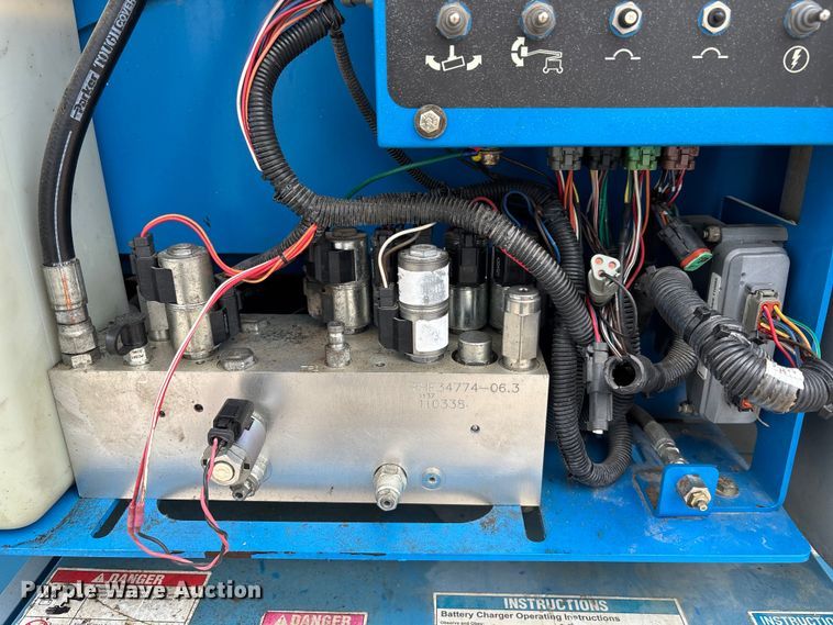image for item DU6350 2012 Genie Z-40/23N RJ boom lift