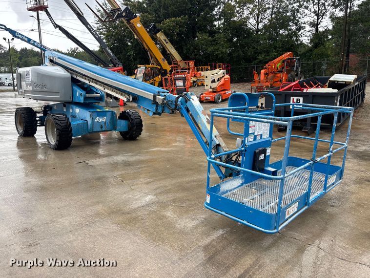 image for item DU6352 2011 Genie S-65 boom lift