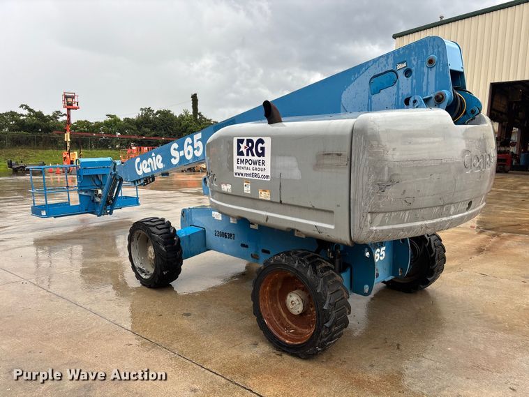 image for item DU6352 2011 Genie S-65 boom lift