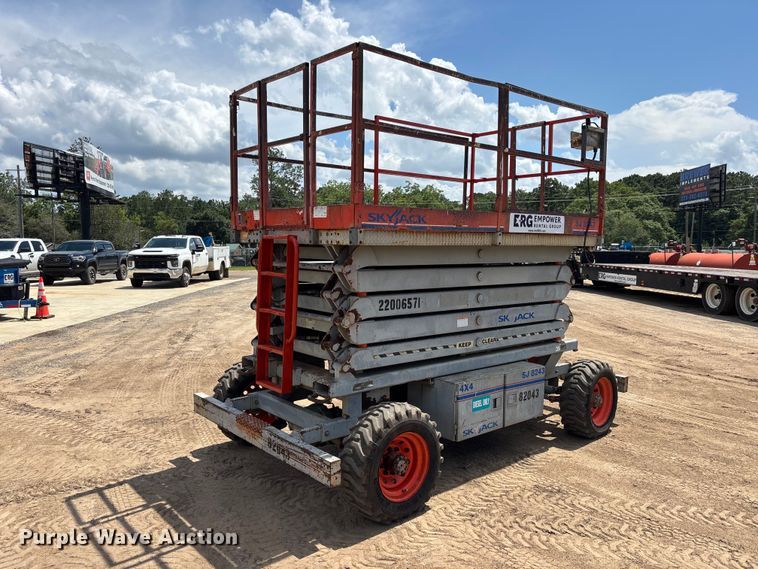 image for item DU6365 Skyjack SJ8243 scissor lift