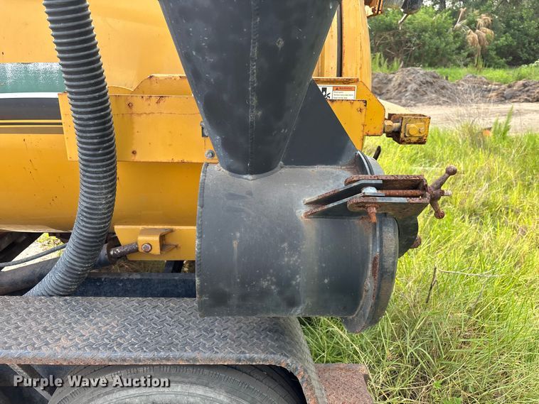 image for item DU6366 2018 McLaughlin V25G vacuum trailer