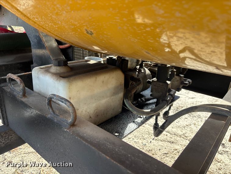 image for item DU6366 2018 McLaughlin V25G vacuum trailer