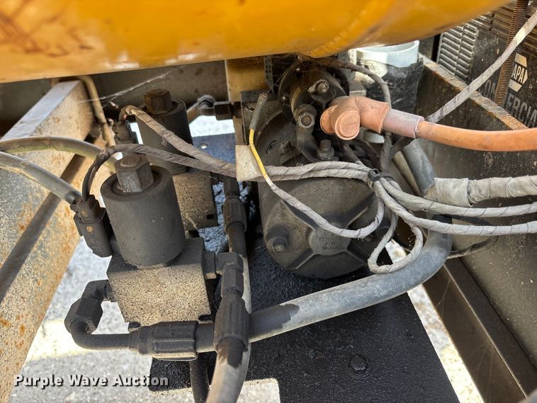 image for item DU6366 2018 McLaughlin V25G vacuum trailer