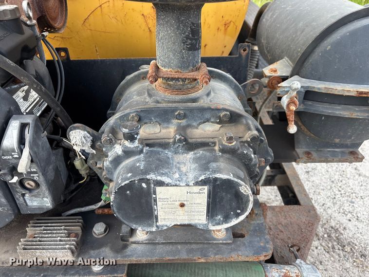 image for item DU6366 2018 McLaughlin V25G vacuum trailer