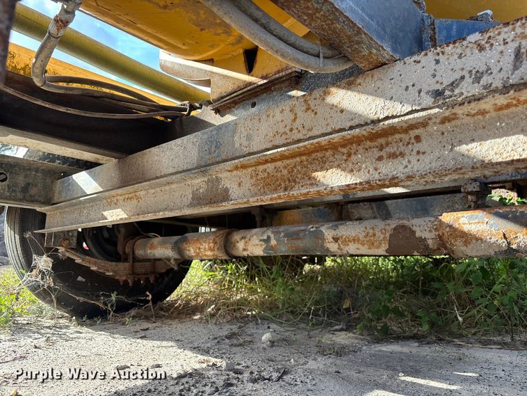 image for item DU6366 2018 McLaughlin V25G vacuum trailer