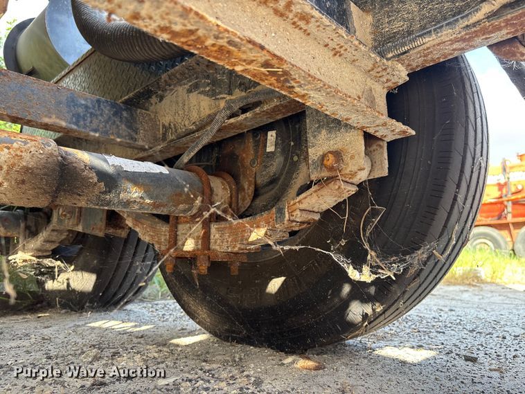 image for item DU6366 2018 McLaughlin V25G vacuum trailer
