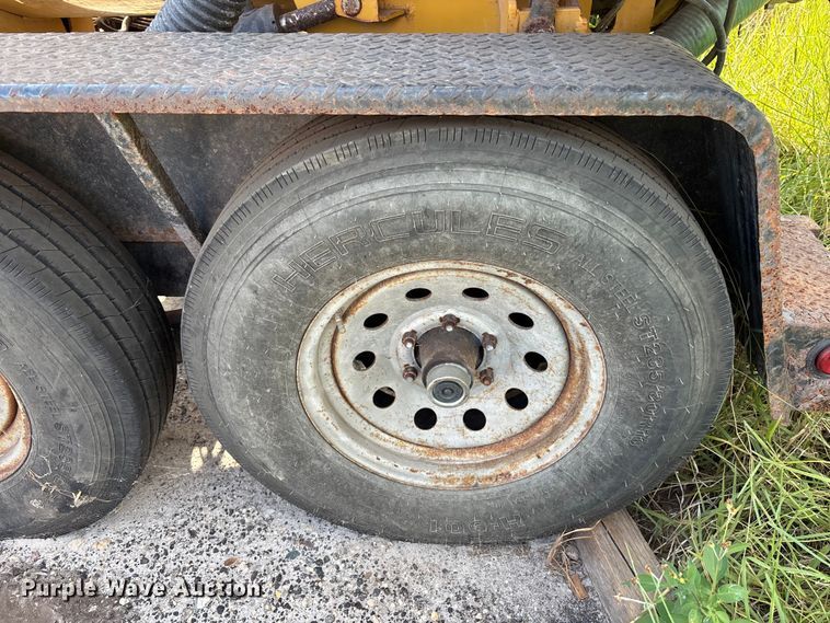 image for item DU6366 2018 McLaughlin V25G vacuum trailer