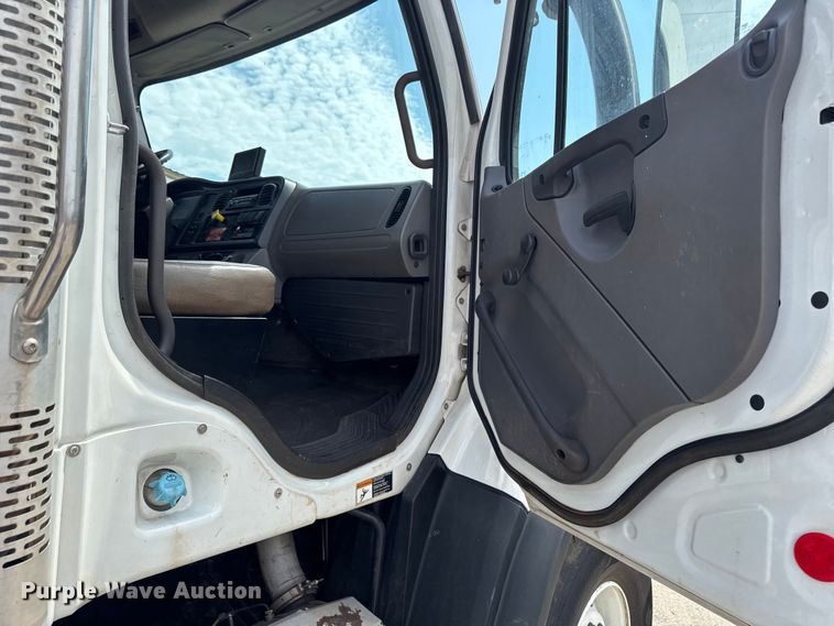 image for item DV2013 2015 Freightliner 108SD sewer jetter truck