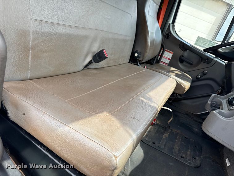 image for item DV2013 2015 Freightliner 108SD sewer jetter truck