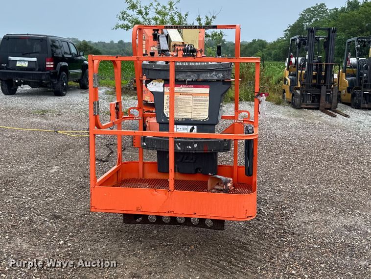 image for item DV2026 2015 JLG E300AJP boom lift