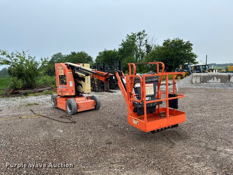 image for item DV2026 2015 JLG E300AJP boom lift