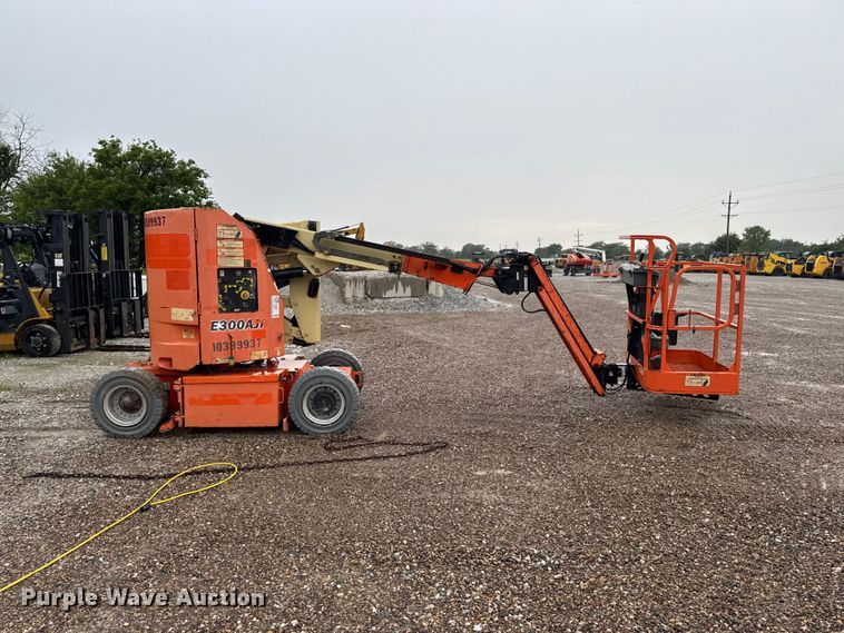 image for item DV2026 2015 JLG E300AJP boom lift