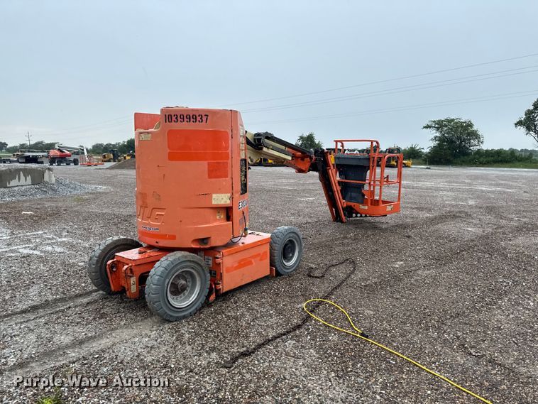image for item DV2026 2015 JLG E300AJP boom lift