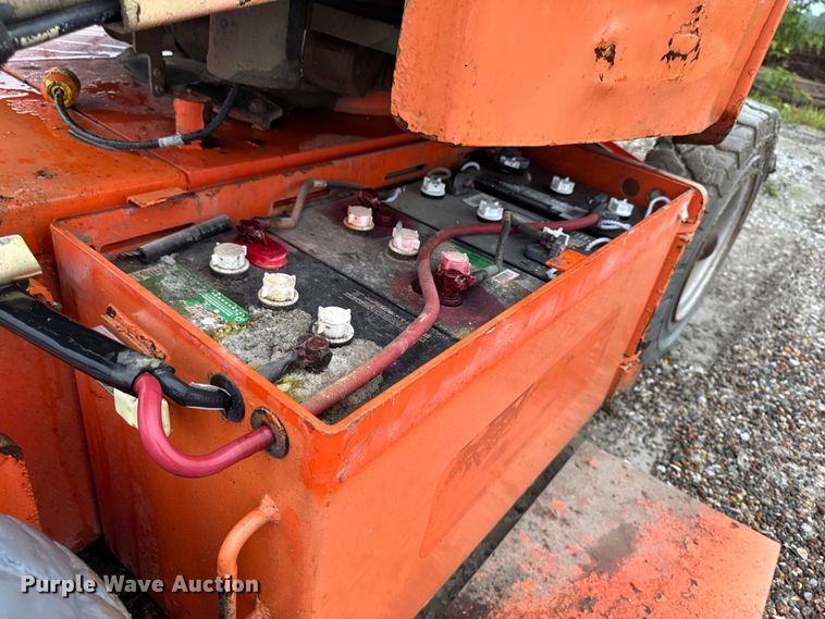 image for item DV2026 2015 JLG E300AJP boom lift