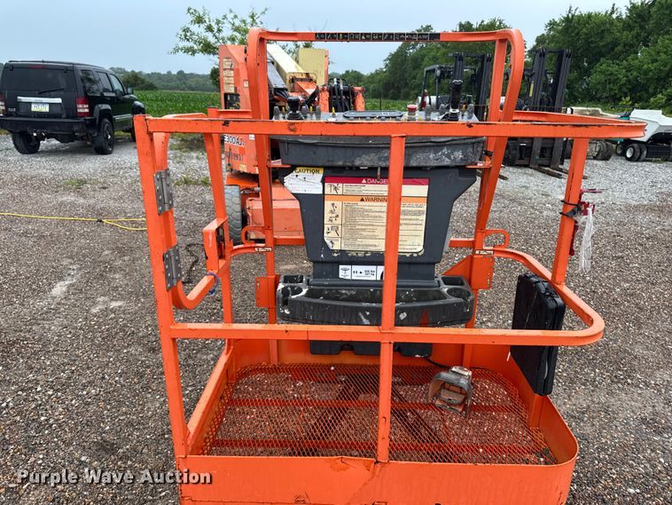 image for item DV2026 2015 JLG E300AJP boom lift
