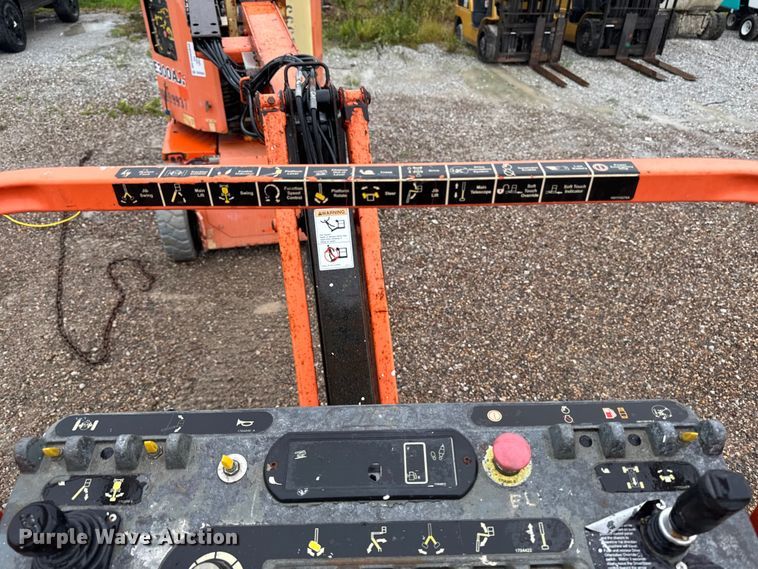 image for item DV2026 2015 JLG E300AJP boom lift