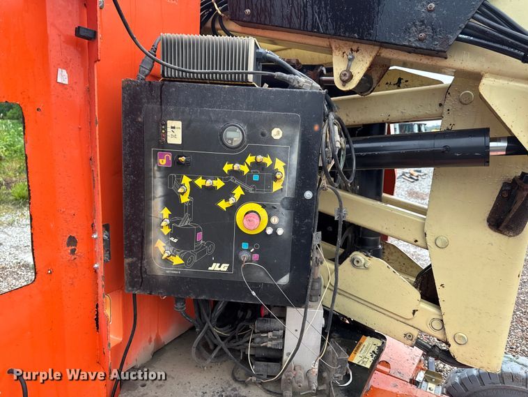 image for item DV2026 2015 JLG E300AJP boom lift