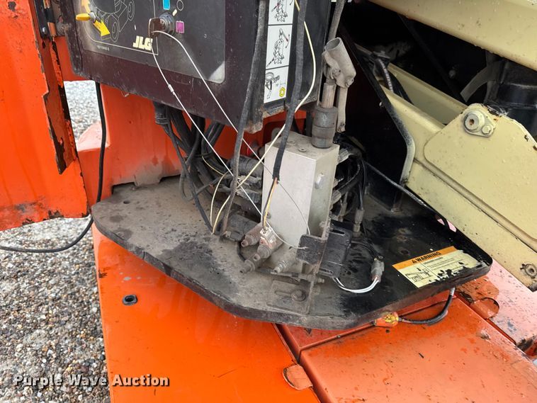 image for item DV2026 2015 JLG E300AJP boom lift