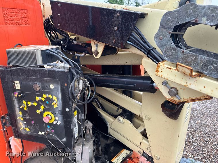 image for item DV2026 2015 JLG E300AJP boom lift