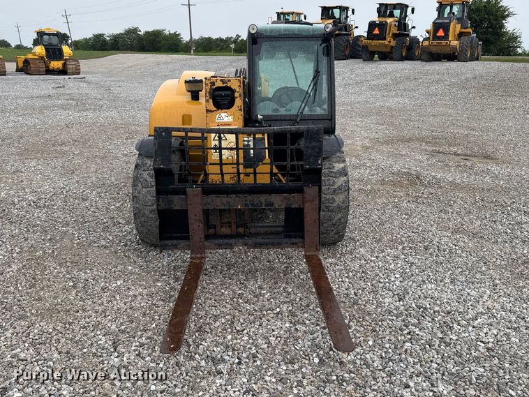 image for item DV2027 2012 Caterpillar TH255 telehandler