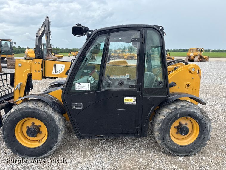 image for item DV2027 2012 Caterpillar TH255 telehandler