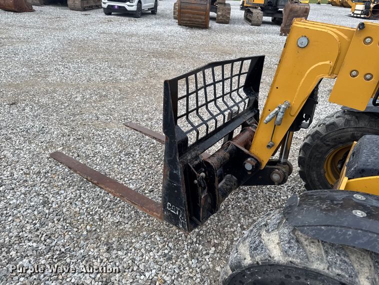 image for item DV2027 2012 Caterpillar TH255 telehandler