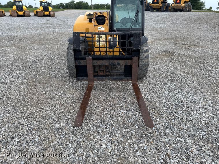 image for item DV2027 2012 Caterpillar TH255 telehandler