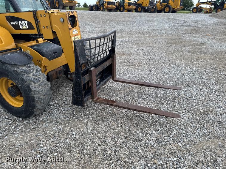 image for item DV2027 2012 Caterpillar TH255 telehandler