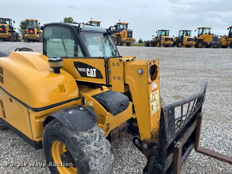 image for item DV2027 2012 Caterpillar TH255 telehandler
