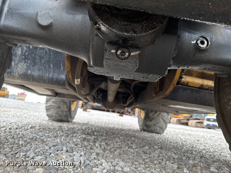 image for item DV2027 2012 Caterpillar TH255 telehandler