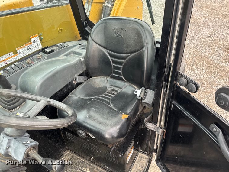 image for item DV2027 2012 Caterpillar TH255 telehandler