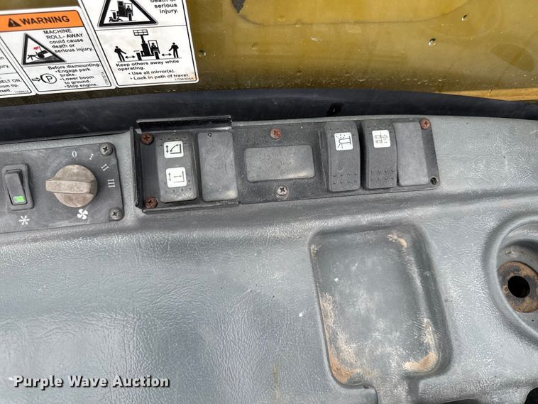 image for item DV2027 2012 Caterpillar TH255 telehandler