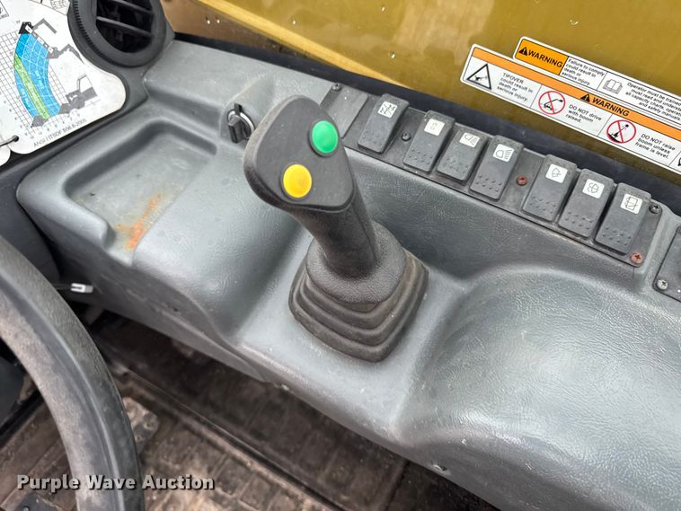 image for item DV2027 2012 Caterpillar TH255 telehandler