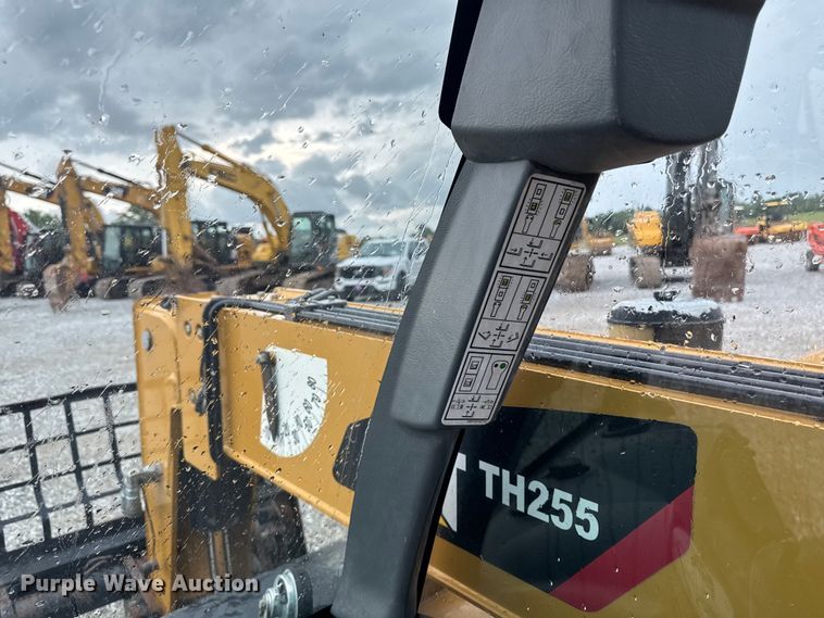 image for item DV2027 2012 Caterpillar TH255 telehandler