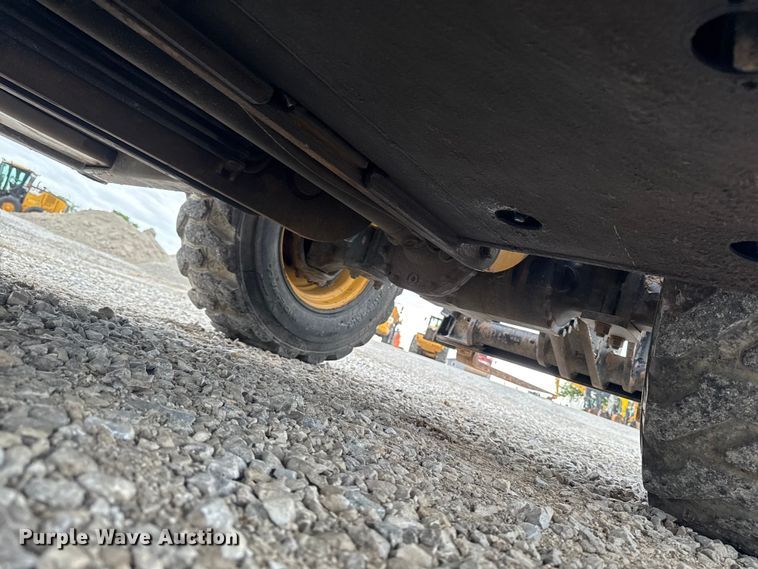 image for item DV2027 2012 Caterpillar TH255 telehandler
