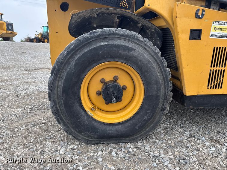 image for item DV2027 2012 Caterpillar TH255 telehandler