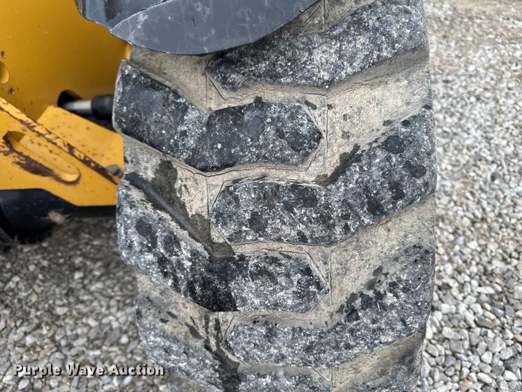 image for item DV2027 2012 Caterpillar TH255 telehandler