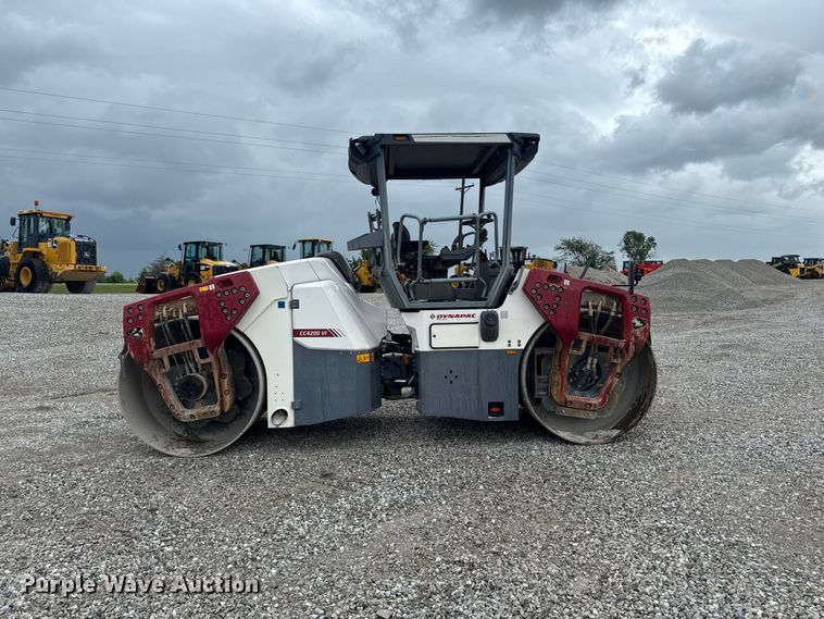 image for item DV2028 Dynapac CC 4200 VI double drum vibratory roller