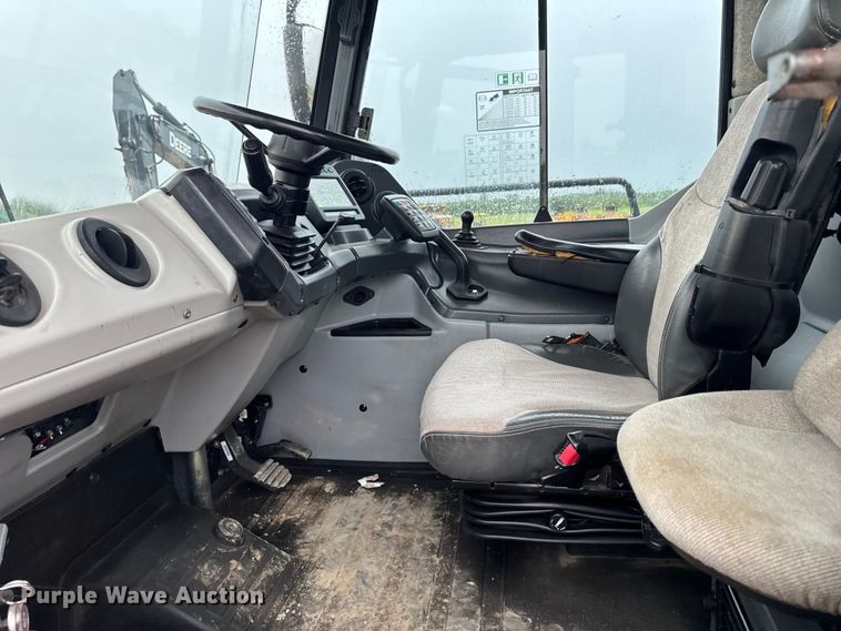 image for item DV2030 2018 John Deere 260E articulated haul truck