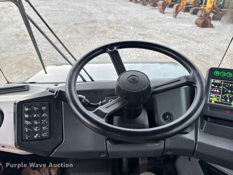 image for item DV2030 2018 John Deere 260E articulated haul truck