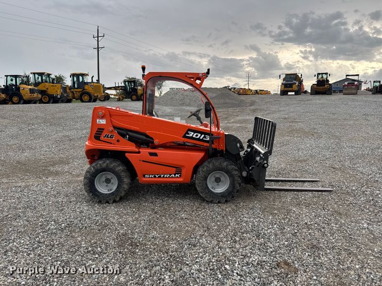 image for item DV2033 2003 JLG 3013 telehandler