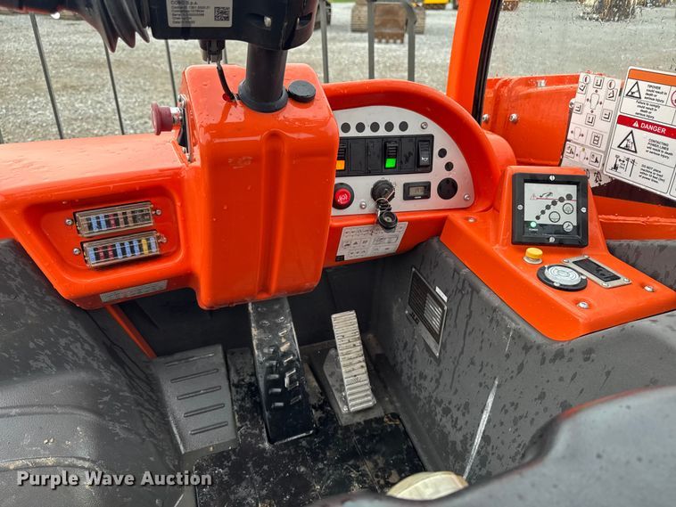image for item DV2033 2003 JLG 3013 telehandler