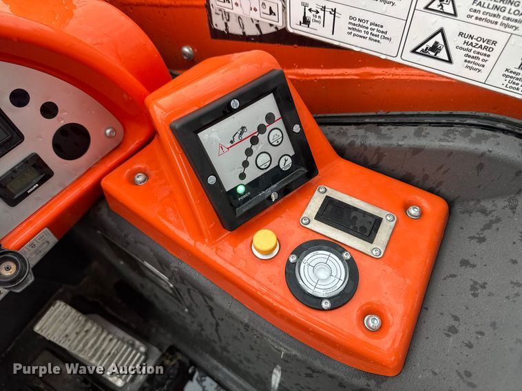 image for item DV2033 2003 JLG 3013 telehandler