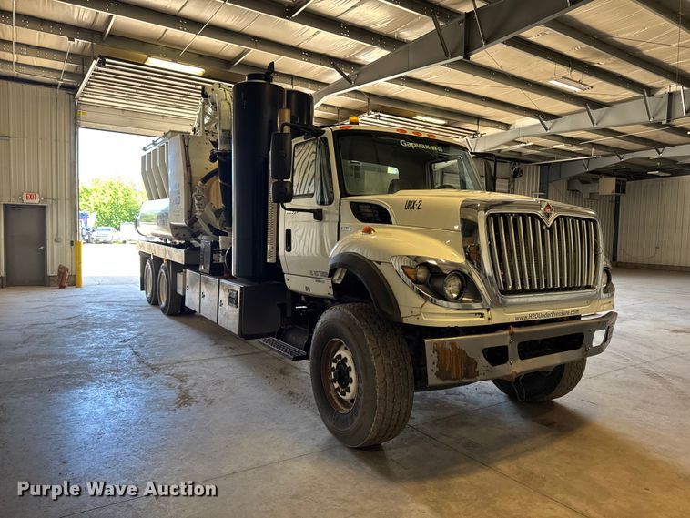 image for item DV2039 2011 International WorkStar 7300 hydrovac truck
